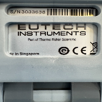 Eutech Instruments CyberScan Waterproof Portable Meter Kit image 2